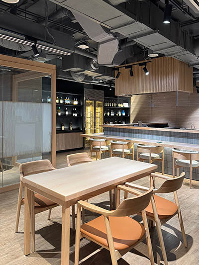 白石 テーブル席